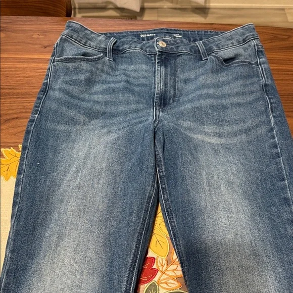 Old Navy jeans - Picture 2 of 4